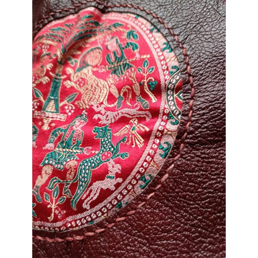 Leather hood with silk (reddish brown)