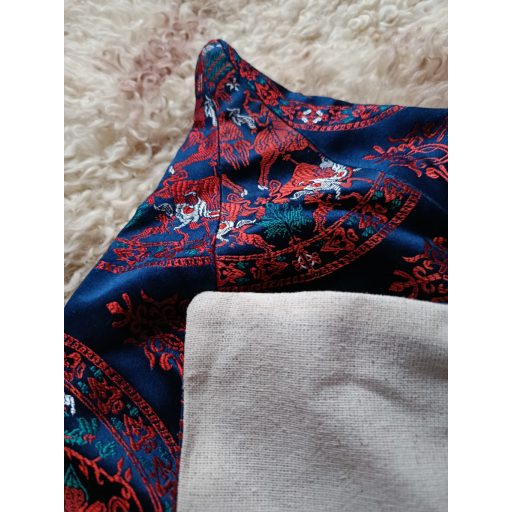 Silk cap with linen inlay