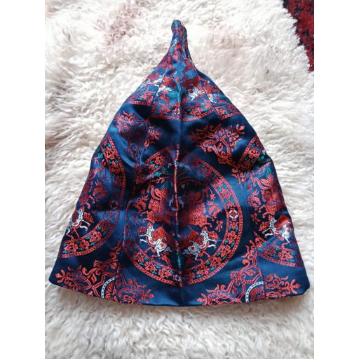 Silk cap with linen inlay